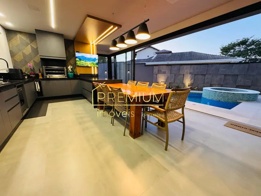 Casa com 3 quartos à venda, 338m2 em Jundiai - SP - imagem 1 Foto 1 de Casa com 3 quartos à venda, 338m2 em Jundiai - SP