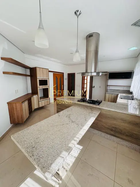 Foto 1 de Casa com 4 quartos para alugar, 427m2 em Jundiai - SP