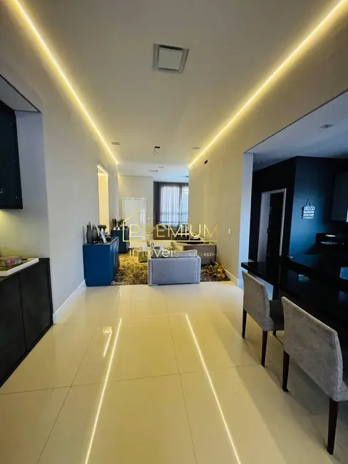 Casa com 3 quartos à venda, 280m2 em Medeiros, Jundiai - SP - imagem 4 Foto 4 de Casa com 3 quartos à venda, 280m2 em Medeiros, Jundiai - SP