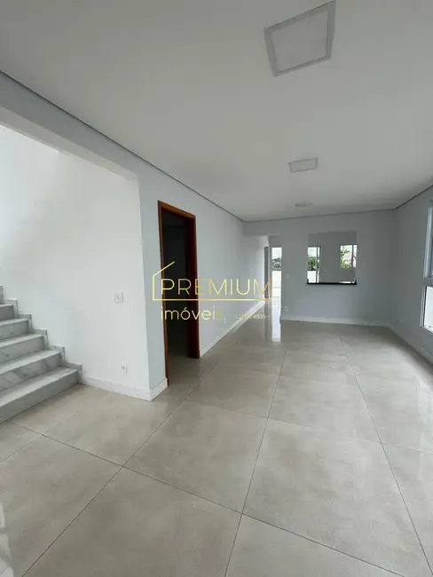 Foto 9 de Casa com 4 quartos para alugar, 317m2 em Medeiros, Jundiai - SP