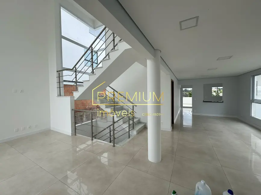 Foto 1 de Casa com 4 quartos para alugar, 317m2 em Medeiros, Jundiai - SP