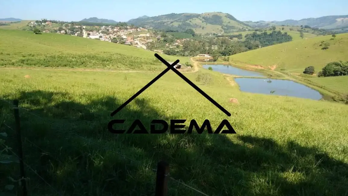 Foto 2 de Sítio / Rancho com 3 quartos à venda, 20m2 em Lindoia - SP