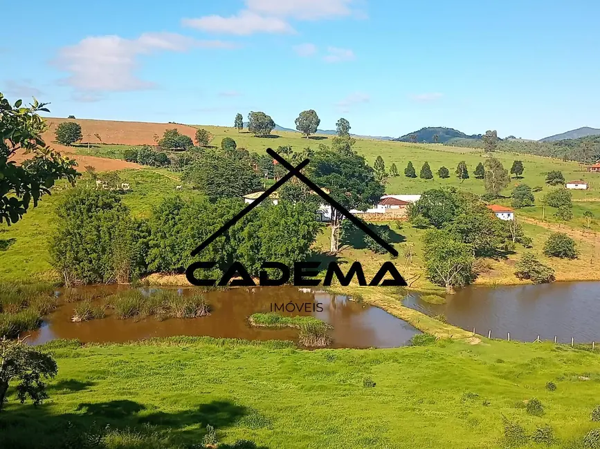 Foto 3 de Sítio / Rancho com 4 quartos à venda, 30m2 em Monte Siao - MG