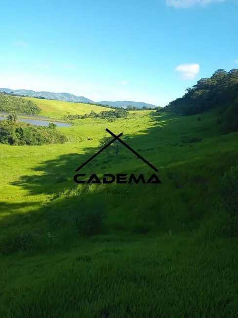 Foto 8 de Sítio / Rancho com 4 quartos à venda, 30m2 em Monte Siao - MG