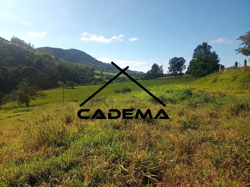 Foto 9 de Sítio / Rancho com 4 quartos à venda, 30m2 em Monte Siao - MG