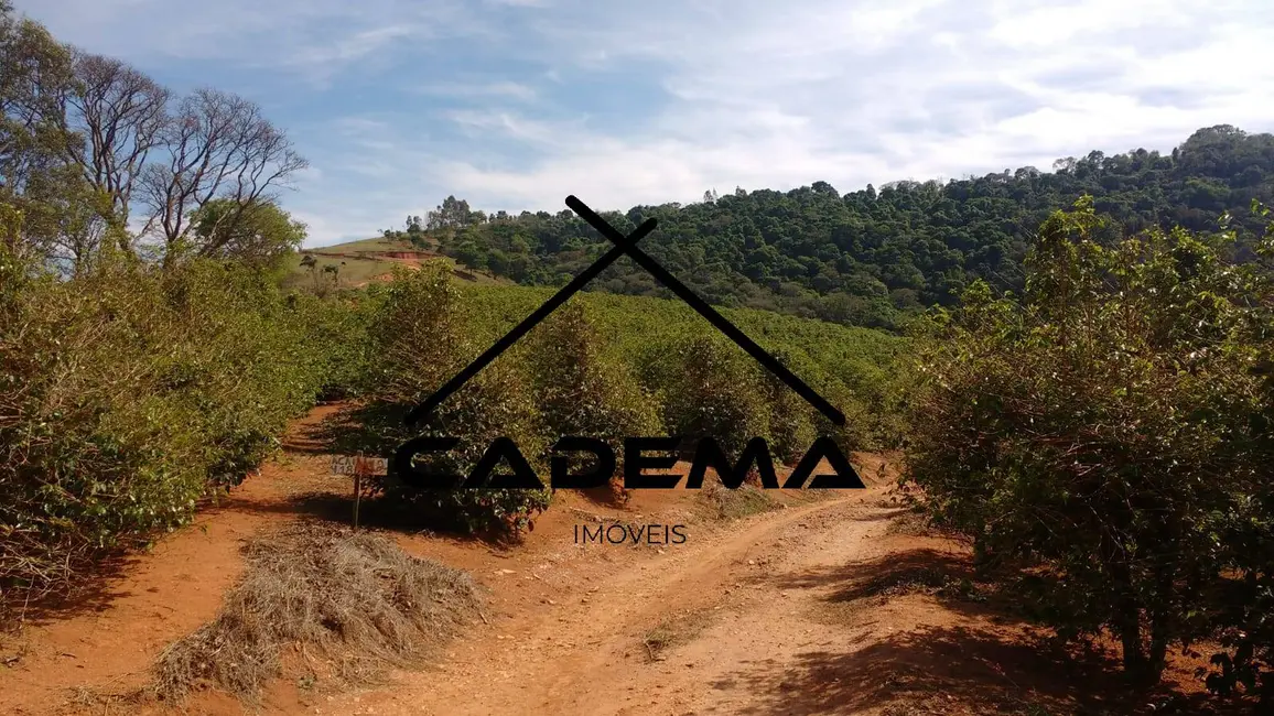 Foto 7 de Fazenda / Haras com 5 quartos à venda, 60m2 em Monte Siao - MG