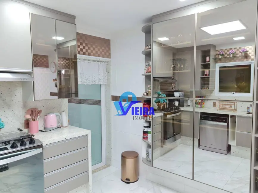 Sobrado com 3 quartos à venda, 300m2 em Penha de França, São Paulo - SP - imagem 9 Foto 9 de Sobrado com 3 quartos à venda, 300m2 em Penha de França, São Paulo - SP