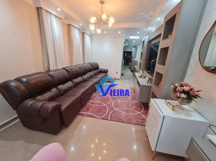 Sobrado com 3 quartos à venda, 300m2 em Penha de França, São Paulo - SP - imagem 2 Foto 2 de Sobrado com 3 quartos à venda, 300m2 em Penha de França, São Paulo - SP