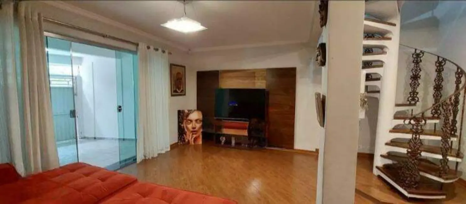 Foto 3 de Sobrado com 4 quartos para alugar, 190m2 em Vila Floresta, Santo Andre - SP