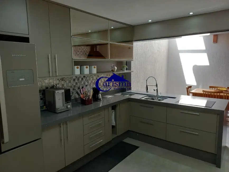 Sobrado com 3 quartos à venda, 190m2 em Sao Bernardo Do Campo - SP - imagem 5 Foto 5 de Sobrado com 3 quartos à venda, 190m2 em Sao Bernardo Do Campo - SP