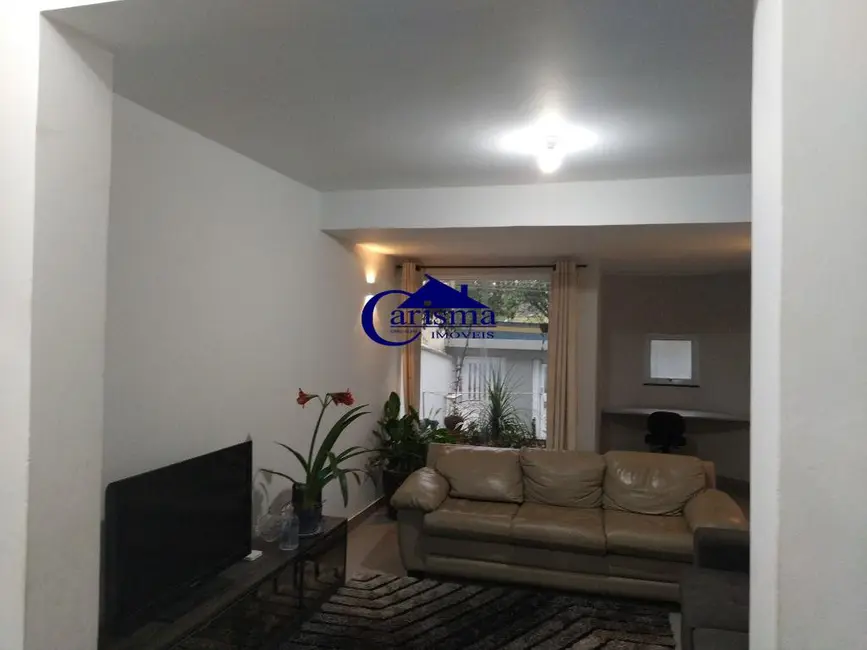 Sobrado com 4 quartos para alugar, 289m2 em Parque Jaçatuba, Santo Andre - SP - imagem 2 Foto 2 de Sobrado com 4 quartos para alugar, 289m2 em Parque Jaçatuba, Santo Andre - SP