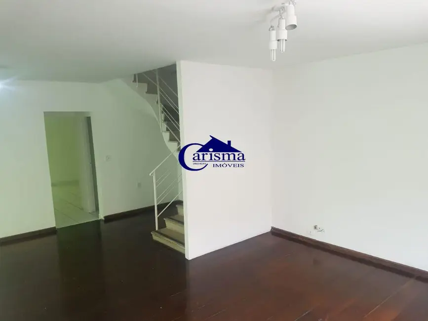 Foto 2 de Sobrado com 4 quartos para alugar, 262m2 em Vila Alpina, Santo Andre - SP