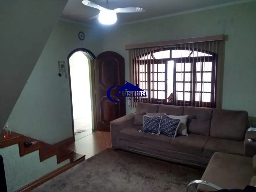 Sobrado com 3 quartos à venda, 196m2 em Jardim Irene, Santo Andre - SP - imagem 2 Foto 2 de Sobrado com 3 quartos à venda, 196m2 em Jardim Irene, Santo Andre - SP