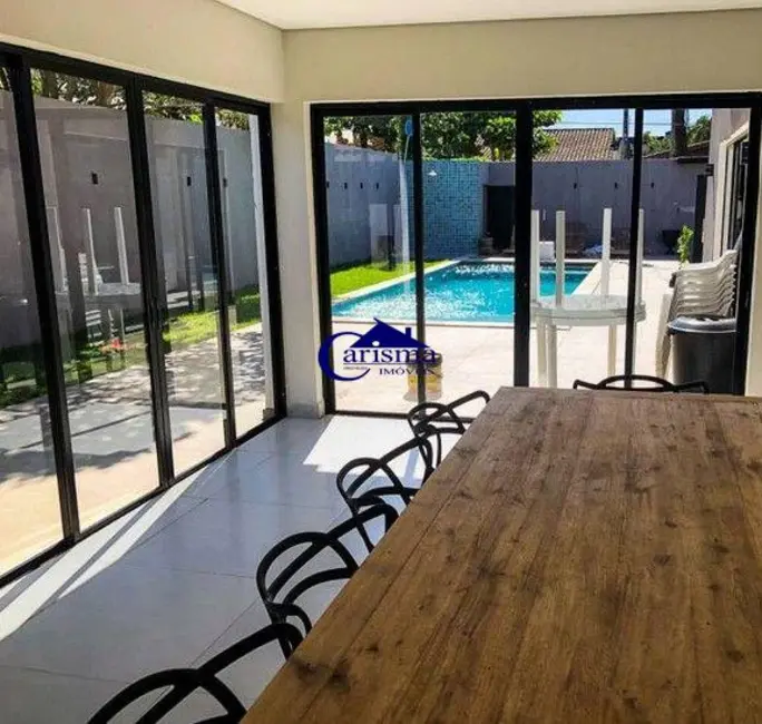 Sobrado com 6 quartos à venda, 300m2 em Balneário Praia do Pernambuco, Guaruja - SP - imagem 6 Foto 6 de Sobrado com 6 quartos à venda, 300m2 em Balneário Praia do Pernambuco, Guaruja - SP