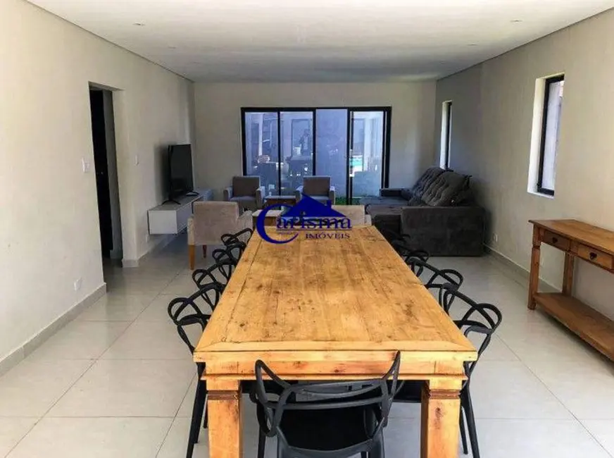 Sobrado com 6 quartos à venda, 300m2 em Balneário Praia do Pernambuco, Guaruja - SP - imagem 5 Foto 5 de Sobrado com 6 quartos à venda, 300m2 em Balneário Praia do Pernambuco, Guaruja - SP