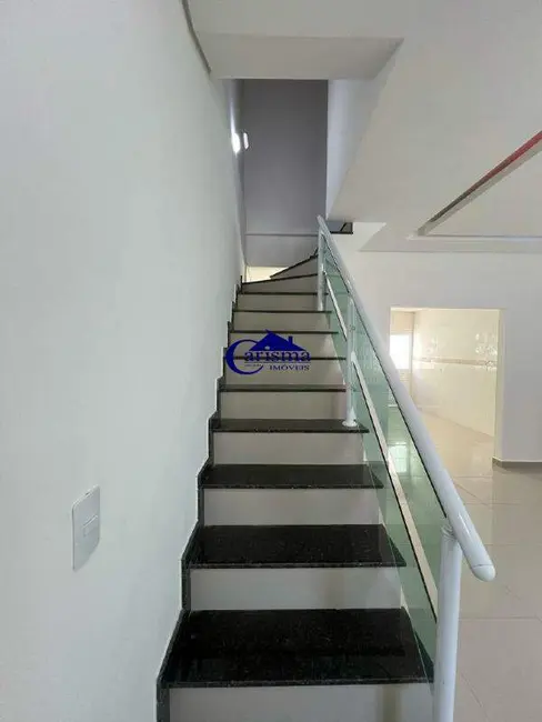 Sobrado com 3 quartos à venda, 115m2 em Santo Andre - SP - imagem 3 Foto 3 de Sobrado com 3 quartos à venda, 115m2 em Santo Andre - SP