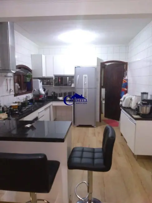 Sobrado com 3 quartos à venda, 166m2 em Jardim Las Vegas, Santo Andre - SP - imagem 6 Foto 6 de Sobrado com 3 quartos à venda, 166m2 em Jardim Las Vegas, Santo Andre - SP