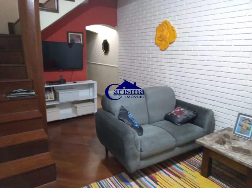 Sobrado com 3 quartos à venda, 166m2 em Jardim Las Vegas, Santo Andre - SP - imagem 2 Foto 2 de Sobrado com 3 quartos à venda, 166m2 em Jardim Las Vegas, Santo Andre - SP