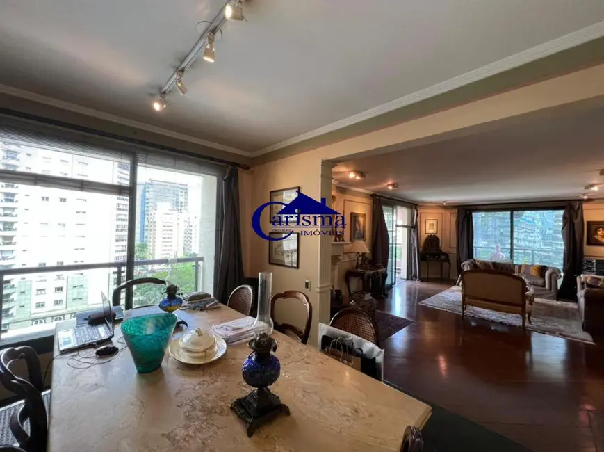 Foto 5 de Apartamento com 3 quartos à venda, 216m2 em Itaim Bibi, São Paulo - SP