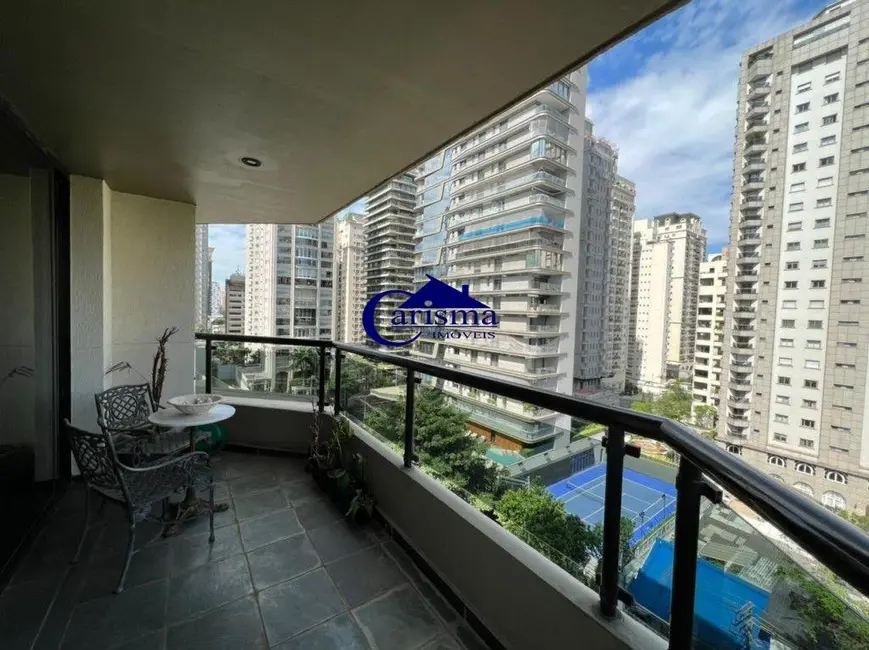 Foto 7 de Apartamento com 3 quartos à venda, 216m2 em Itaim Bibi, São Paulo - SP