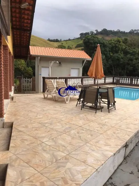 Chácara com 3 quartos à venda, 200m2 em Monte Alegre Do Sul - SP - imagem 9 Foto 9 de Chácara com 3 quartos à venda, 200m2 em Monte Alegre Do Sul - SP