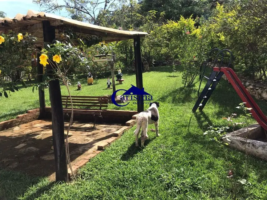 Chácara com 3 quartos à venda, 200m2 em Monte Alegre Do Sul - SP - imagem 8 Foto 8 de Chácara com 3 quartos à venda, 200m2 em Monte Alegre Do Sul - SP