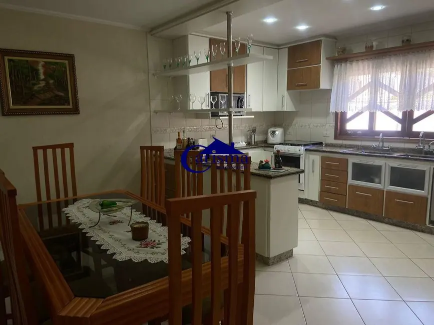 Sobrado com 3 quartos à venda, 310m2 em Campestre, Santo Andre - SP - imagem 3 Foto 3 de Sobrado com 3 quartos à venda, 310m2 em Campestre, Santo Andre - SP