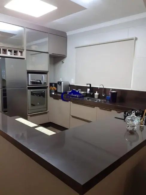 Foto 1 de Sobrado com 3 quartos à venda, 145m2 em Vila Humaitá, Santo Andre - SP