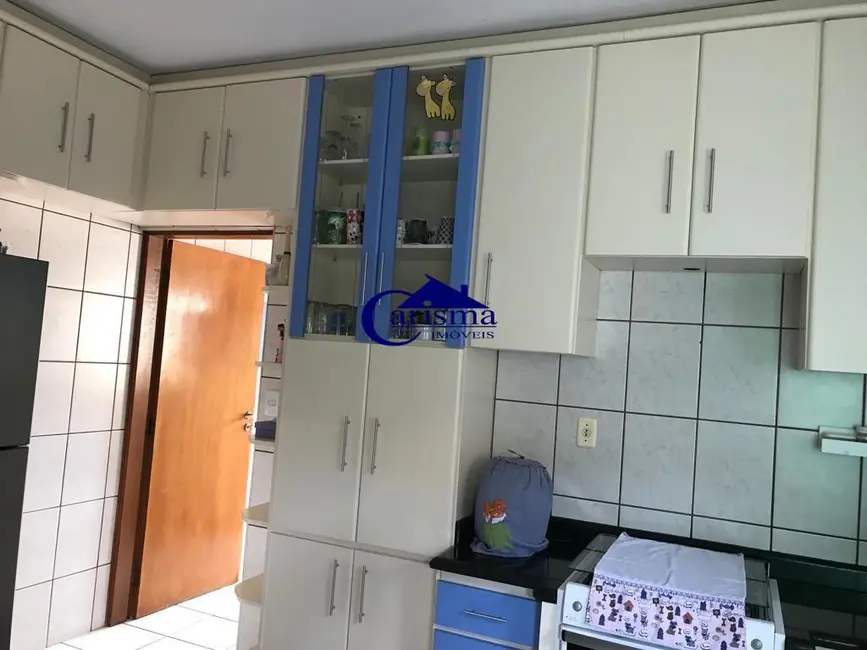 Foto 5 de Sobrado com 3 quartos à venda, 309m2 em Vila Luzita, Santo Andre - SP