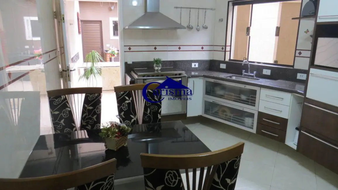 Foto 6 de Sobrado com 3 quartos à venda, 187m2 em Parque Jaçatuba, Santo Andre - SP