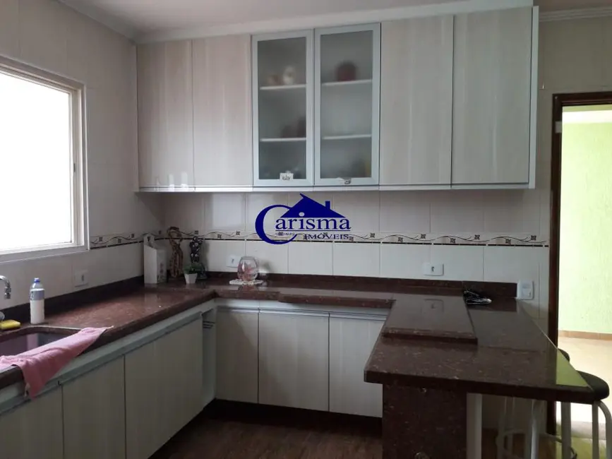 Sobrado com 4 quartos à venda, 300m2 em Parque Erasmo Assunção, Santo Andre - SP - imagem 7 Foto 7 de Sobrado com 4 quartos à venda, 300m2 em Parque Erasmo Assunção, Santo Andre - SP