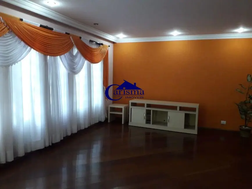 Sobrado com 4 quartos à venda, 300m2 em Parque Erasmo Assunção, Santo Andre - SP - imagem 1 Foto 1 de Sobrado com 4 quartos à venda, 300m2 em Parque Erasmo Assunção, Santo Andre - SP