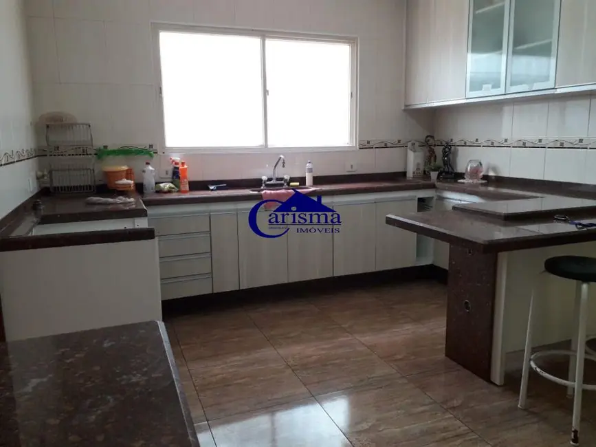 Sobrado com 4 quartos à venda, 300m2 em Parque Erasmo Assunção, Santo Andre - SP - imagem 9 Foto 9 de Sobrado com 4 quartos à venda, 300m2 em Parque Erasmo Assunção, Santo Andre - SP