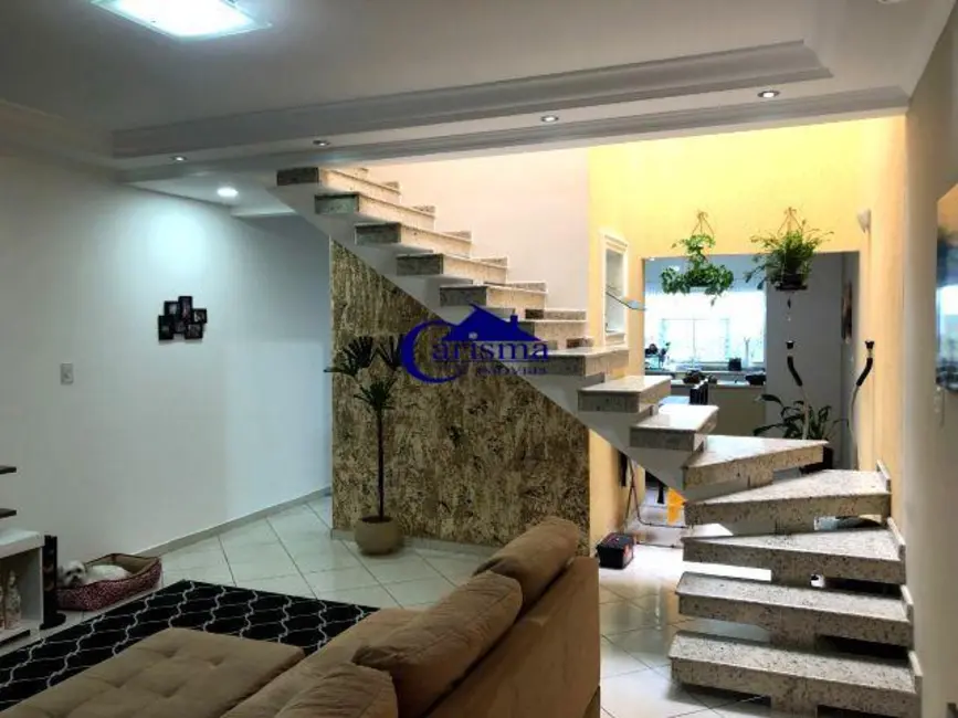 Foto 2 de Sobrado com 3 quartos à venda, 121m2 em Jardim das Maravilhas, Santo Andre - SP