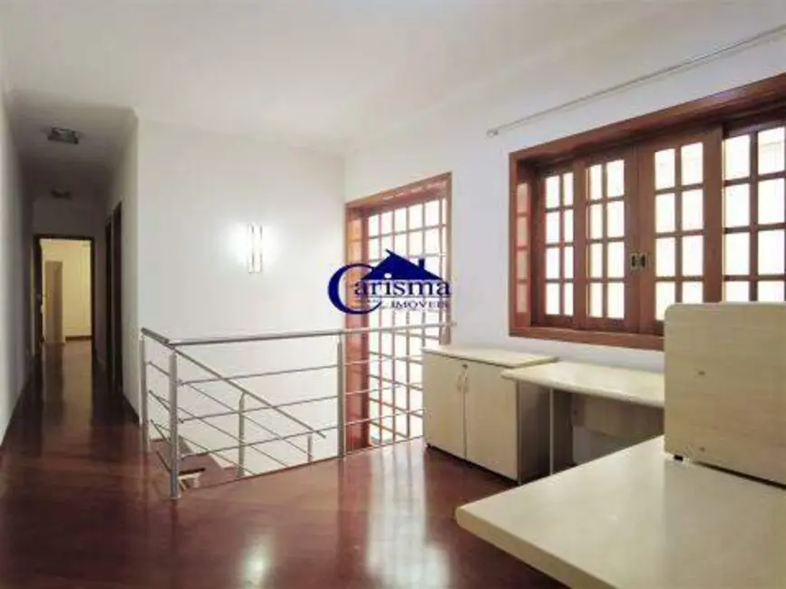 Foto 9 de Sobrado com 3 quartos para alugar, 209m2 em Vila Camilópolis, Santo Andre - SP