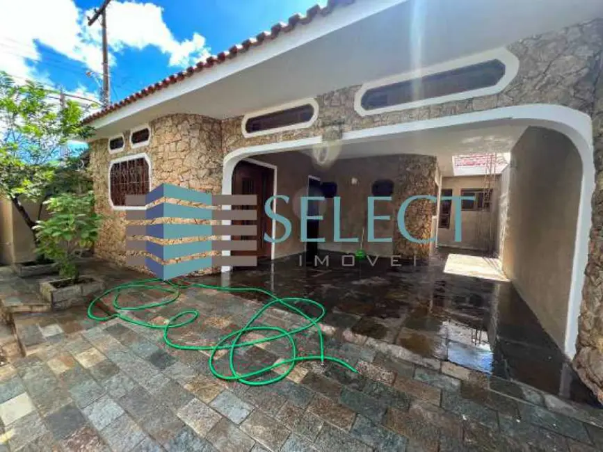 Casa com 2 quartos para alugar, 100m2 em Sao Jose Do Rio Preto - SP - imagem 1 Foto 1 de Casa com 2 quartos para alugar, 100m2 em Sao Jose Do Rio Preto - SP