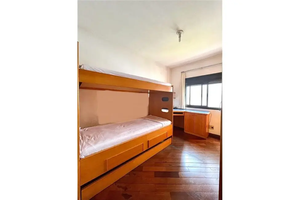 Apartamento com 4 quartos à venda, 177m2 em Aclimação, São Paulo - SP - imagem 8 Foto 8 de Apartamento com 4 quartos à venda, 177m2 em Aclimação, São Paulo - SP