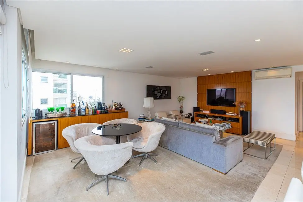 Apartamento com 4 quartos à venda, 240m2 em Campo Belo, São Paulo - SP - imagem 4 Foto 4 de Apartamento com 4 quartos à venda, 240m2 em Campo Belo, São Paulo - SP