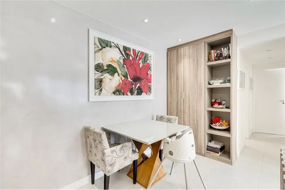 Foto 4 de Apartamento com 2 quartos à venda, 72m2 em Moema, São Paulo - SP