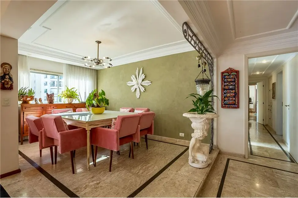Apartamento com 3 quartos à venda, 208m2 em Moema, São Paulo - SP - imagem 4 Foto 4 de Apartamento com 3 quartos à venda, 208m2 em Moema, São Paulo - SP