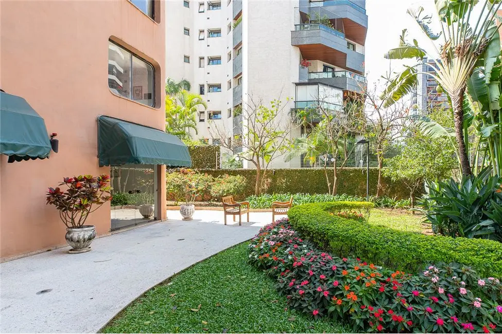 Apartamento com 3 quartos à venda, 210m2 em Moema, São Paulo - SP - imagem 3 Foto 3 de Apartamento com 3 quartos à venda, 210m2 em Moema, São Paulo - SP