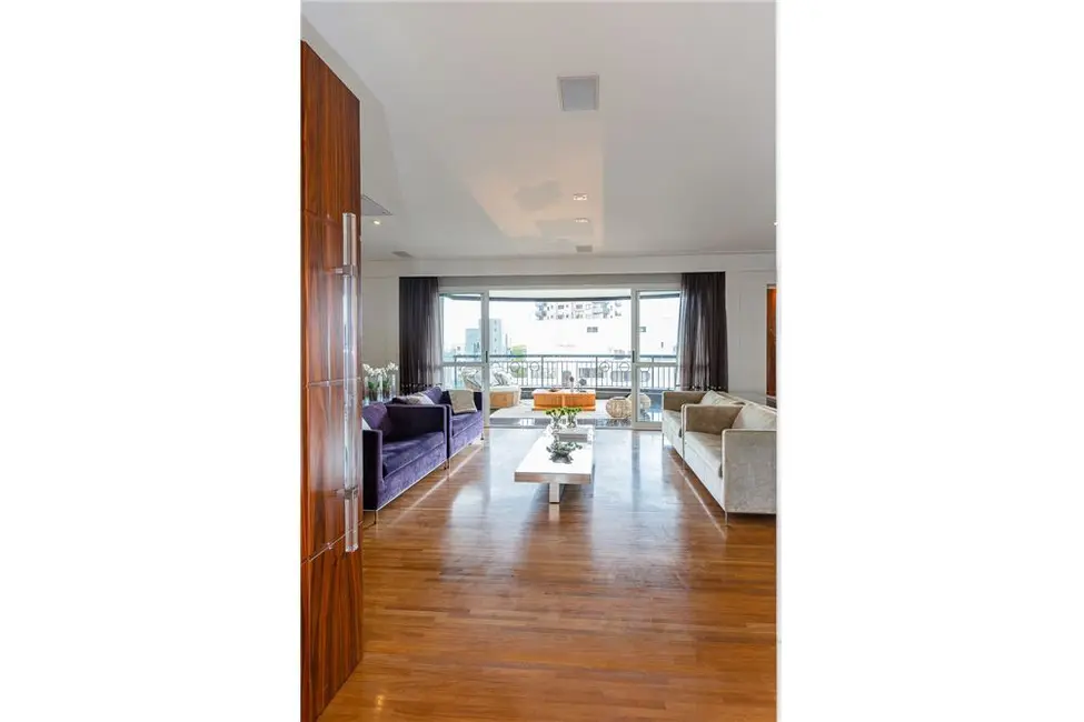 Apartamento com 3 quartos à venda, 300m2 em Moema, São Paulo - SP - imagem 3 Foto 3 de Apartamento com 3 quartos à venda, 300m2 em Moema, São Paulo - SP
