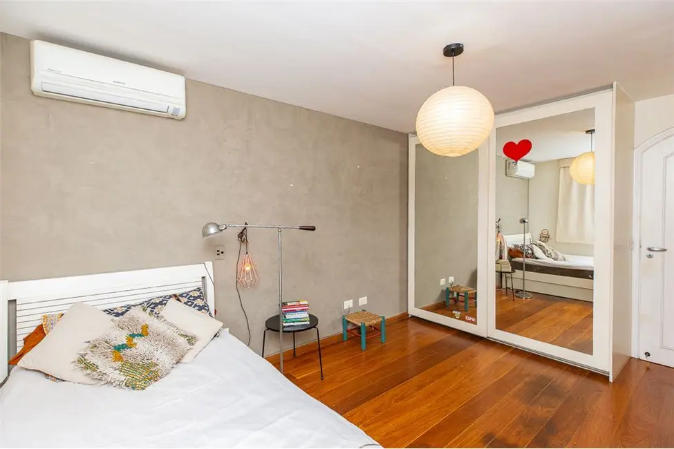 Apartamento com 3 quartos à venda, 210m2 em Itaim Bibi, São Paulo - SP - imagem 4 Foto 4 de Apartamento com 3 quartos à venda, 210m2 em Itaim Bibi, São Paulo - SP