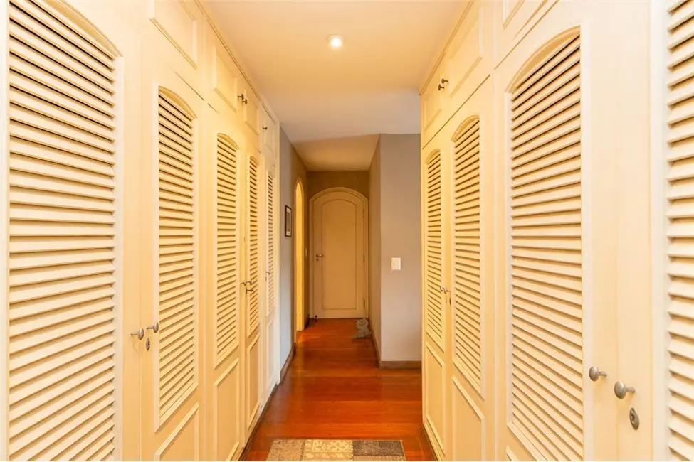 Apartamento com 3 quartos à venda, 210m2 em Itaim Bibi, São Paulo - SP - imagem 8 Foto 8 de Apartamento com 3 quartos à venda, 210m2 em Itaim Bibi, São Paulo - SP