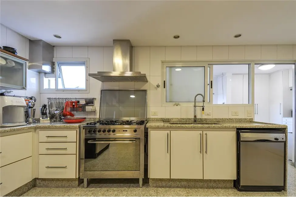 Foto 2 de Apartamento com 3 quartos à venda, 177m2 em Itaim Bibi, São Paulo - SP