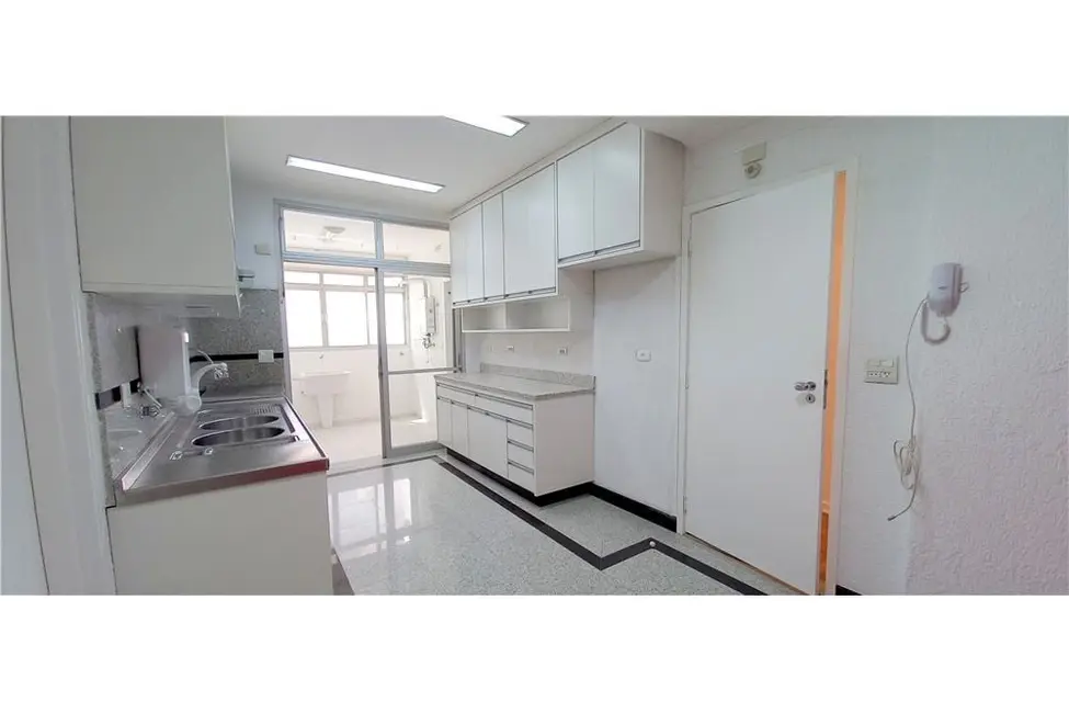 Foto 9 de Apartamento com 3 quartos à venda, 168m2 em Itaim Bibi, São Paulo - SP