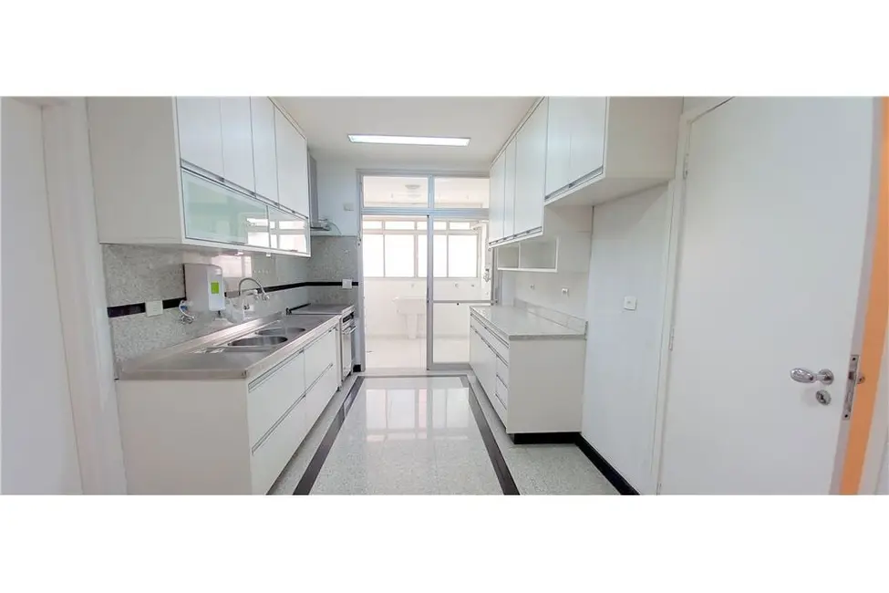 Foto 8 de Apartamento com 3 quartos à venda, 168m2 em Itaim Bibi, São Paulo - SP