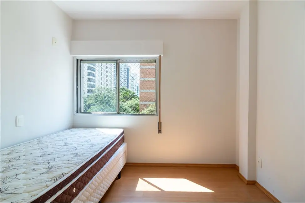 Foto 4 de Apartamento com 2 quartos à venda, 70m2 em Moema, São Paulo - SP