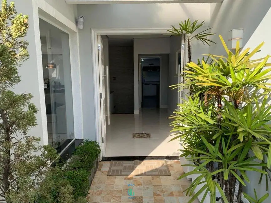 Foto 2 de Casa com 5 quartos à venda, 248m2 em Chácara Monte Alegre, São Paulo - SP