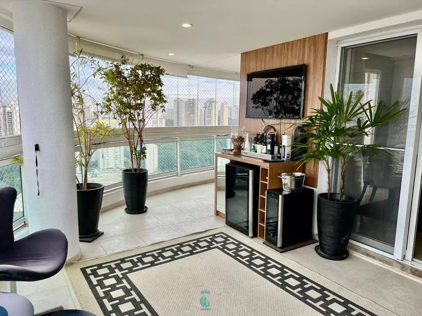 Apartamento com 3 quartos à venda, 261m2 em Vila Andrade, São Paulo - SP - imagem 3 Foto 3 de Apartamento com 3 quartos à venda, 261m2 em Vila Andrade, São Paulo - SP